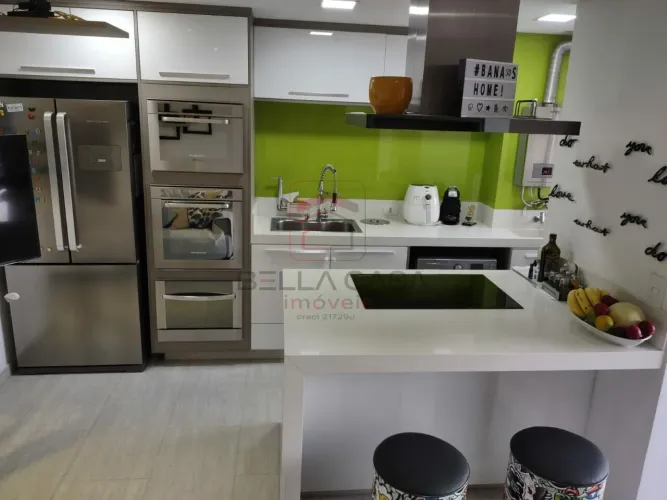 Apartamento mobiliado, 2 quartos, 1 vaga e varanda - 68² Mooca a venda