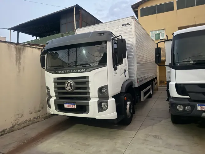 Vw 17210 robust completo 2025 vendo no chassis ou com baú