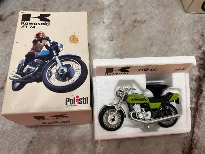 Miniatura Moto Kawasaki 750cc Polistil 1:24 Vintage Anos 70 com Caixa Original