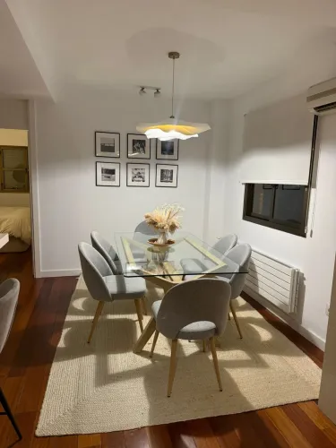 Mesa de jantar com tampo de vidro