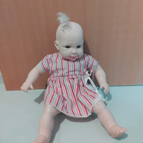 Uma boneca bebê