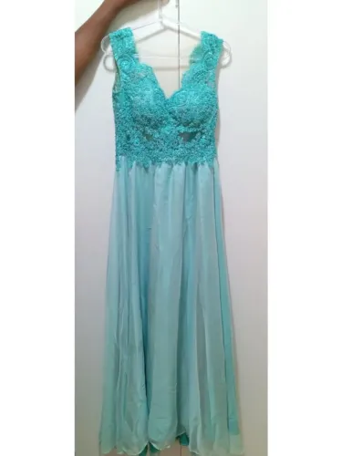 Vestido de Festa / Gala - Elegância e Sofisticação. Tamanho P R$180,00 cada modelo.