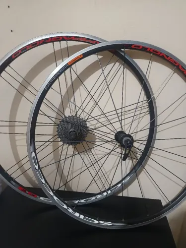 Par de rodas Campagnolo Scirocco  usado