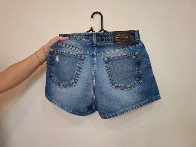 Roupas semi novas