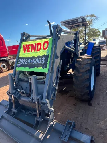 Vendo trator New Holland TAM 150 anos 2002