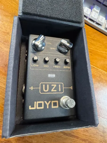 Pedal de guitarra Joyo Uzi - Pre-amp / Distorção