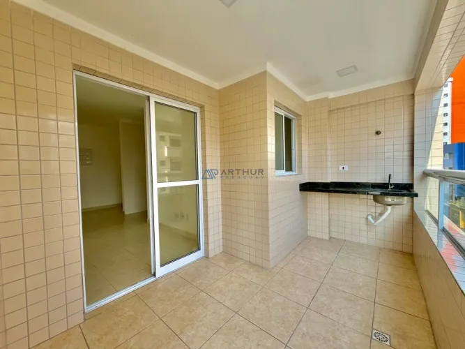 Apartamento à venda em Praia Grande, 2 dormitórios, com vista mar, 200m da Praia