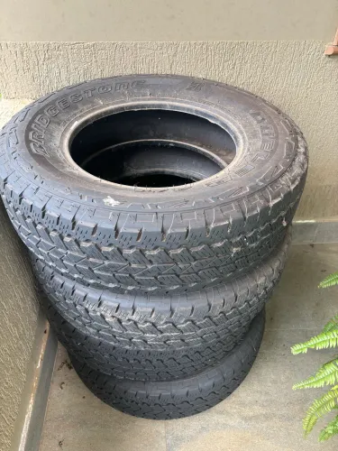 Pneus Bridgestone