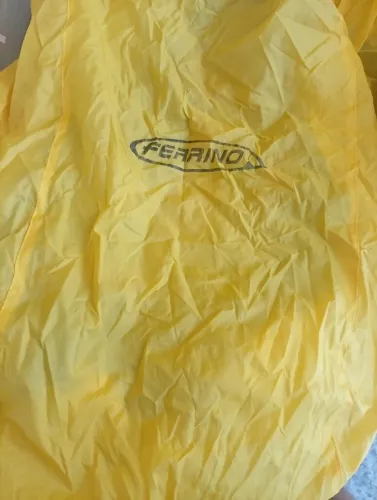 Cargueira ferrino 50 l com capa.