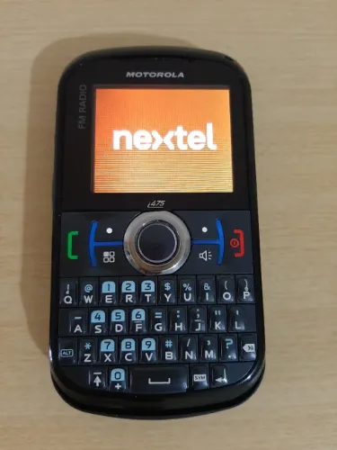 Nextel Motorola modelo i475, cor Preto, teclado Qwerty, Câmera, Gps e Rádio Fm