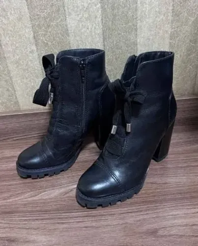 Bota Arezzo n34 usado 1 vez