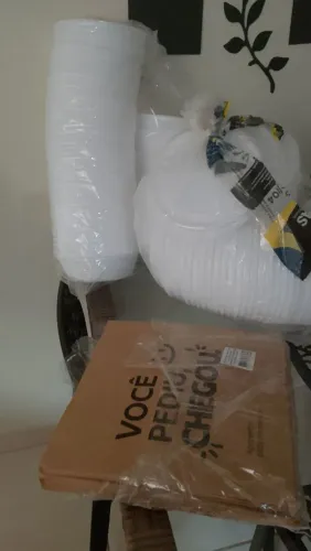 Vendo 72 Marmitex n 8 e 20 sacolas Ifood tamanho 32x30x18