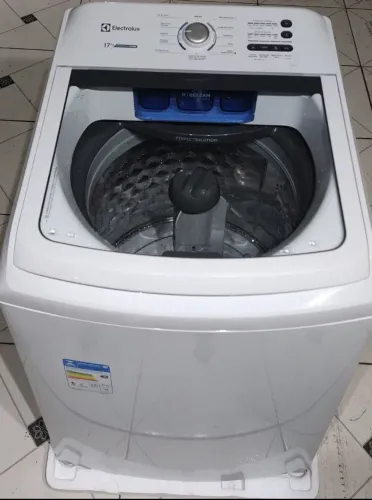 MAQUINA LANÇAMENTO ELECTROLUX 17KGCESTO INOX POUCO USO GARANTIA ATÉ 2027 NO PLASTICO