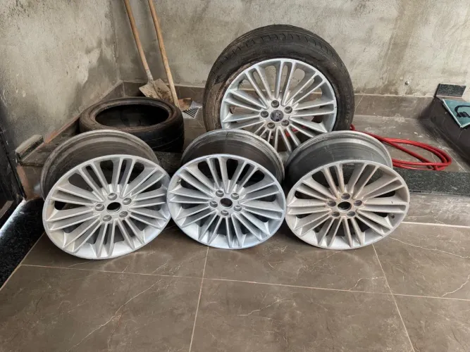 Rodas Fusion aro 17 originais - impecáveis, com pneus!