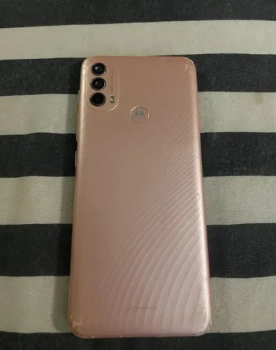 CELULAR MOTOROLA À VENDA Vendo celular Motorola em perfeito funcionamento