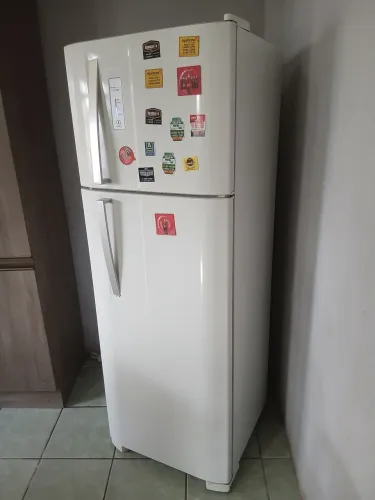 Geladeira Frostfree df36A Electrolux Funcionando