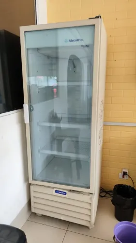 EXPOSITOR DE BEBIDAS