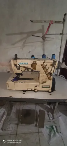 Máquina de costura Industrial Galoneira Yamata