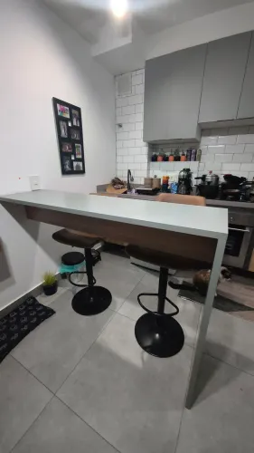 Bancada com duas banquetas