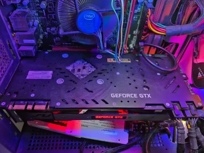 Placa de Video GTX 1070 Galax Exoc OC 8GB GDDR5 256-Bits