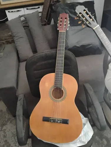 Violão acústico