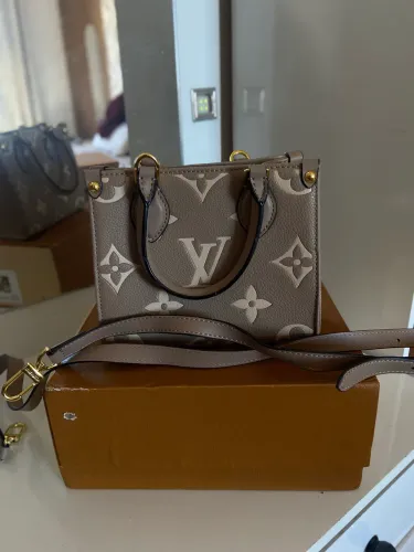 BOLSA ONTHEGO LV MINI EXCELENTE QUALIDADE