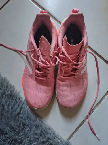 Tênis feminino Adidas