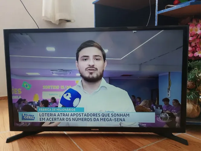Tv Samsung smart 32 polegadas muito nova imagem perfeita