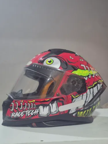 Capacete + óculos proteção