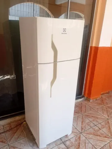 Geladeira 220v Eletrolux duplex funcionando perfeitamente entrego no vale do Paraíba