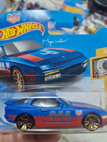 HOT WHEELS '89 PORSCHE 944 TURBO - MAGNUS WALKER