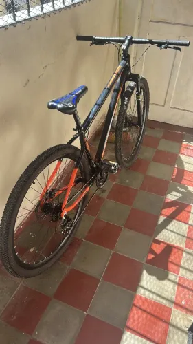 Bicicleta aro 29 Vercelli nova