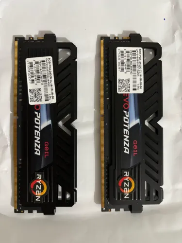 Kit de Memória RAM 8GB (cada)