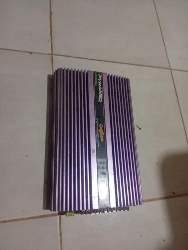 Vende-se módulo pirâmide 800w tem que arrumar tá com saída queimada os cabos RCA original