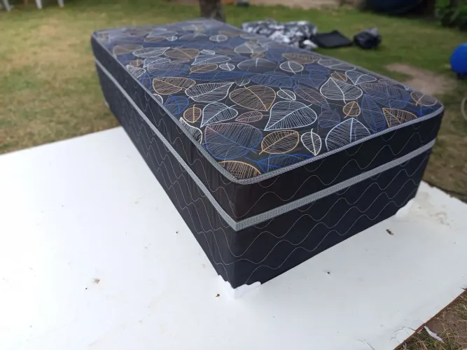 Cama solteiro molas estampadas