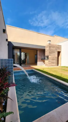 Linda casa! 3 Quartos sendo 1S com Closet - Piscina, Churrasqueira e lavabo - Balneario Me