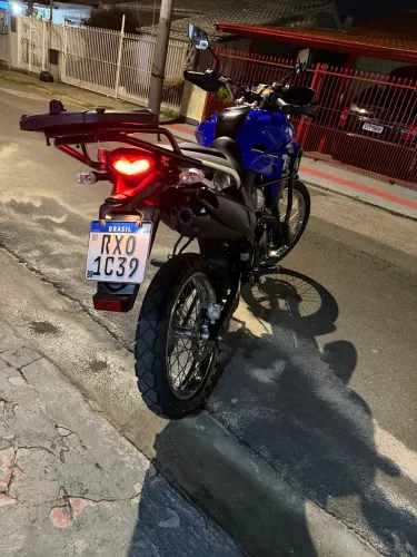 Vendo lander impecável 