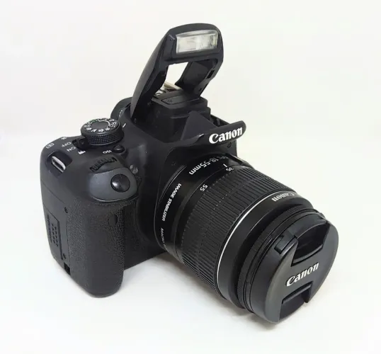VENDO CÂMERA EOS REBEL T5i ORIGINAL