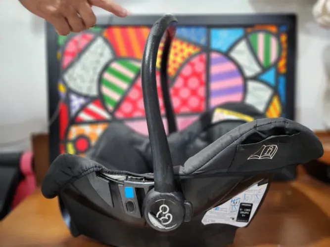 Desapega de bebê conforto r$150