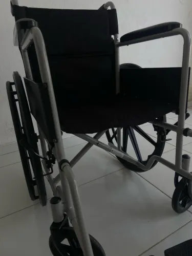 CADEIRA DE RODA
