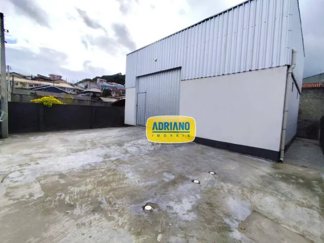 Galpão para alugar, 76 m² por R$ 3.285,61/mês - Forquilhas - São José/SC