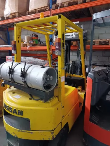 Empilhadeira Nissan 1.5 Ton a Gás GLP - Torre Triplex 4,75m - CPJ01
