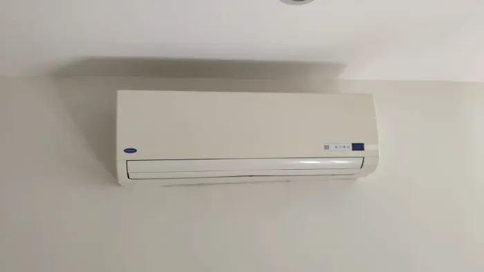 Instalação e manutenção de ar condicionado split e de janela 