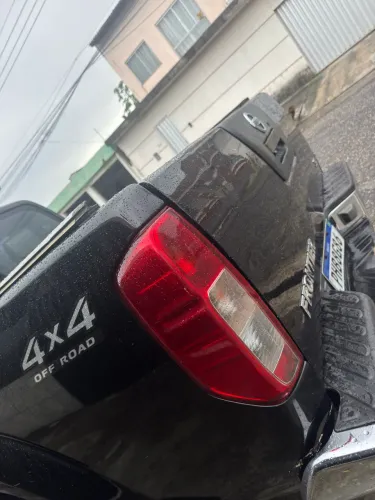 Nissan Frontier SL CD 4X4 2.5tb Diesel AUT 2015