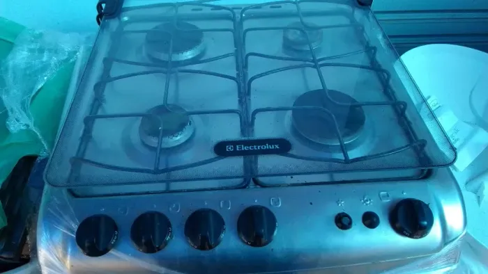 Dois fogòes electrolux por 119 reais cada um, no pix