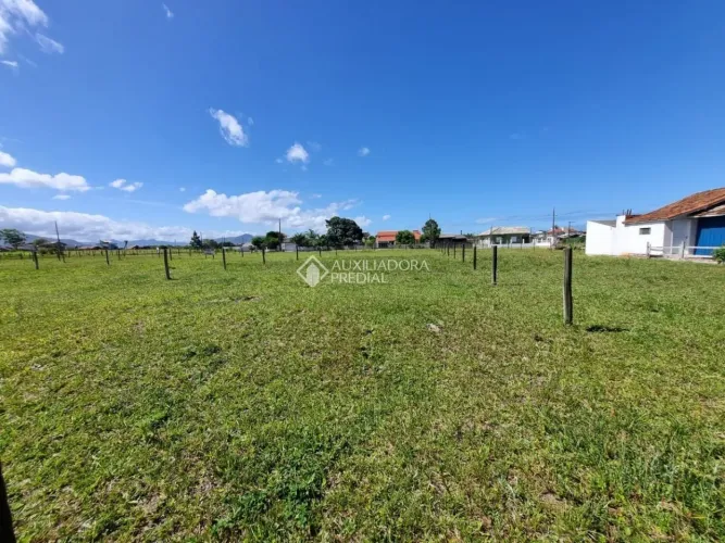 Terreno plano, limpo e elevado - 12 × 27 m / 324 m² - Lagoa do Quintino, Alto Arroio, Imbi