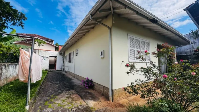 Casa à Venda, 2 Quartos, 3 Vagas, Terreno 297,50m², Itaguaçu, Florianópolis - SC