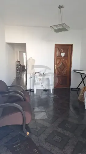 Casa no Bairro Suíssa: 264m², 4 Quartos, 2 Banheiros