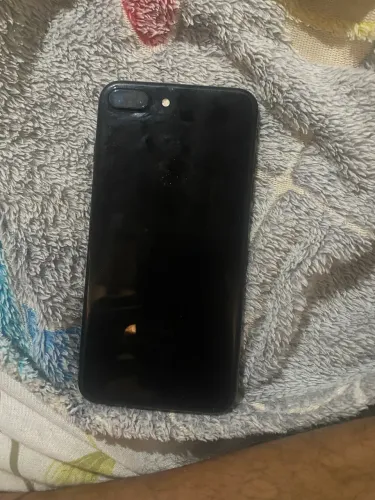 Vendo um iPhone 8 Plus conservado valor 650 