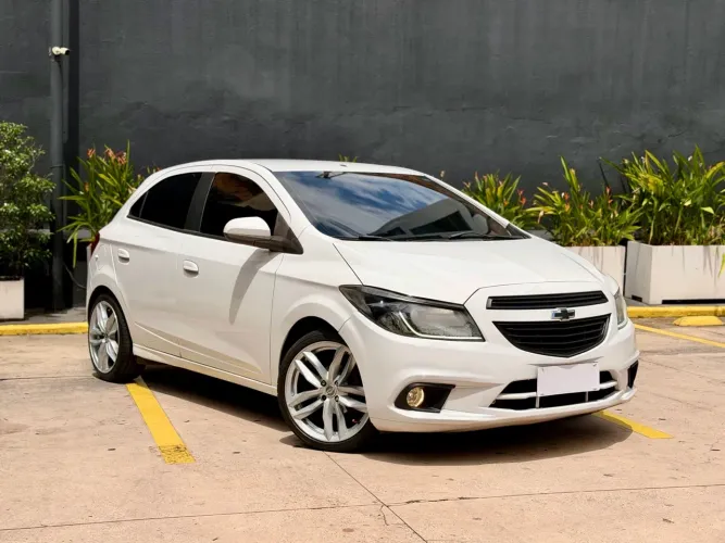 Chevrolet Onix Hatch LT 1.0 8V Flex Power Mec. 4P 2016
